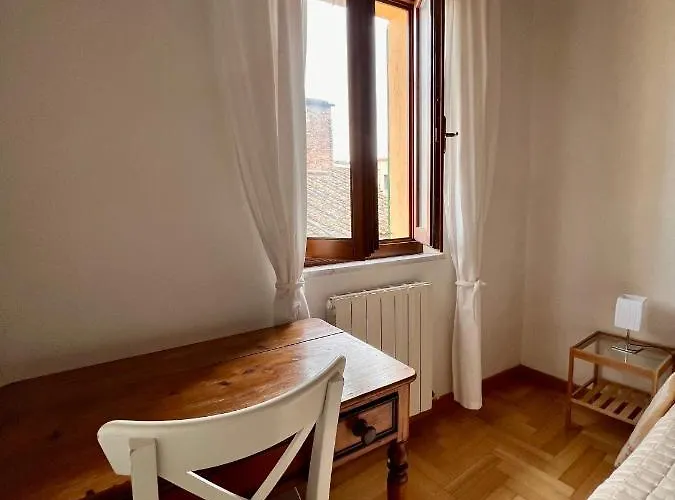 - A Pochi Passi Da Piazza Del Campo