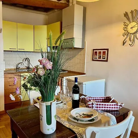 - A Pochi Passi Da Piazza Del Campo Apartment
