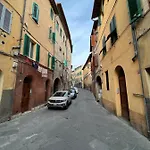 - A Pochi Passi Da Piazza Del Campo