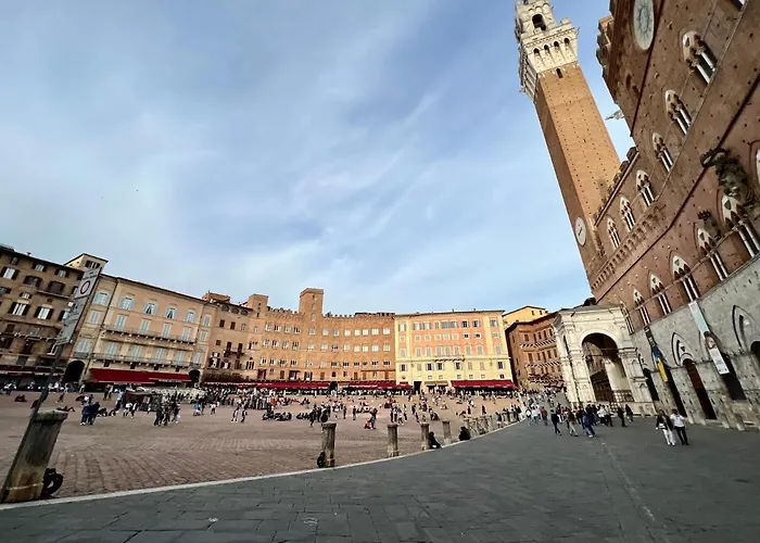 - A Pochi Passi Da Piazza Del Campo * سيينا